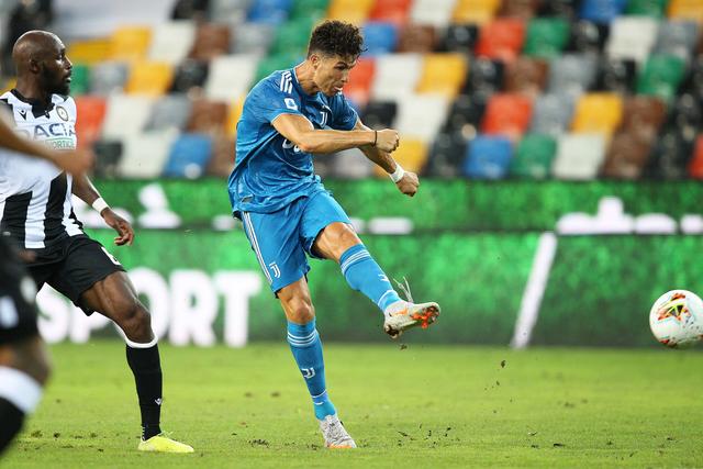 热刺与范德芬续约临近，德泽尔比的影响显著